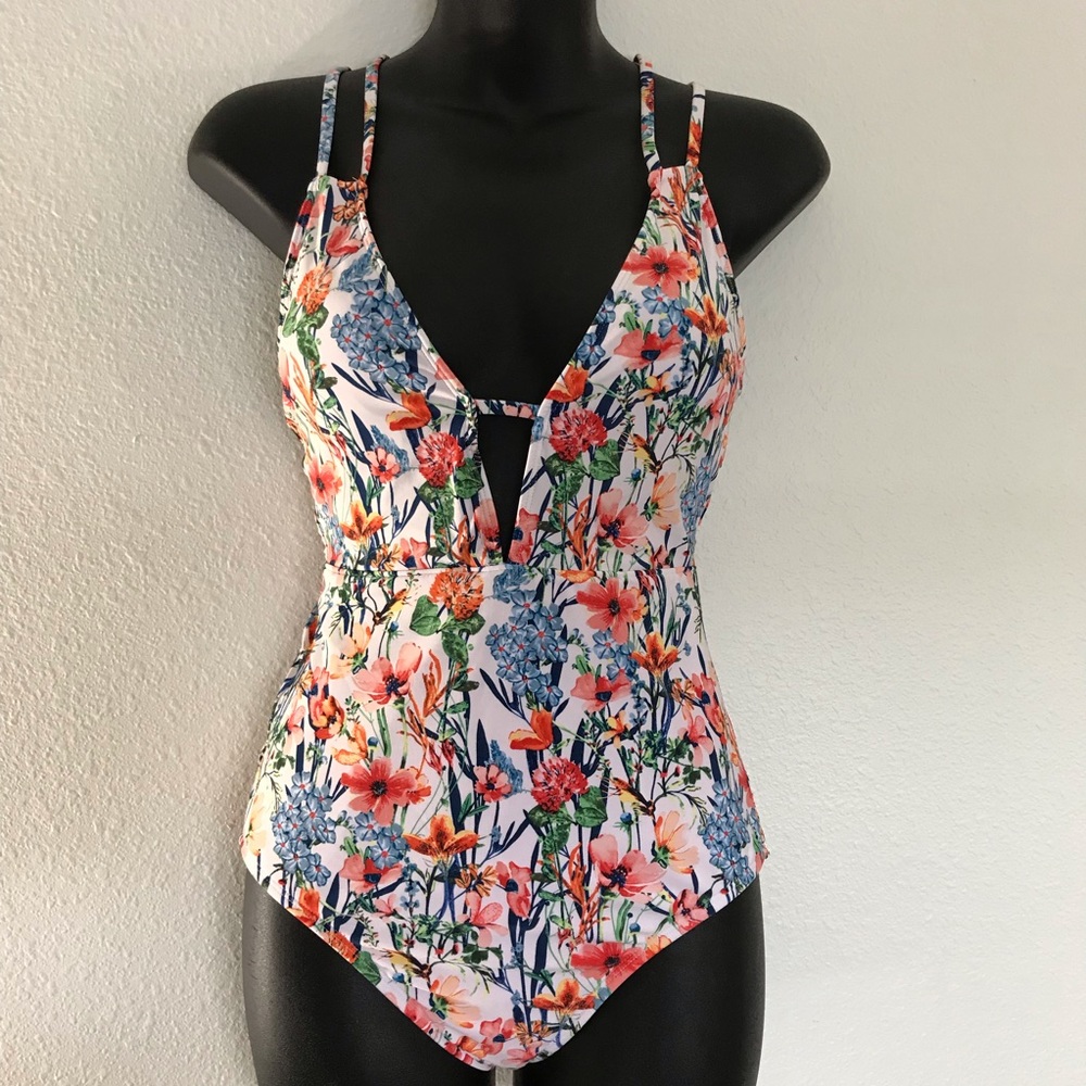Lucky Brand Women’s Floral Print Bathing suit